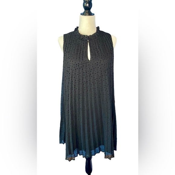 Vineyard Vines Black Dress - Picture 11 of 12